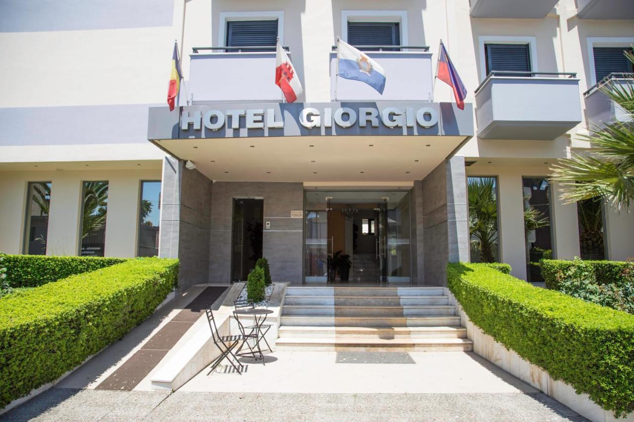 Hotel Giorgio เอเธนส์ ภายนอก รูปภาพ