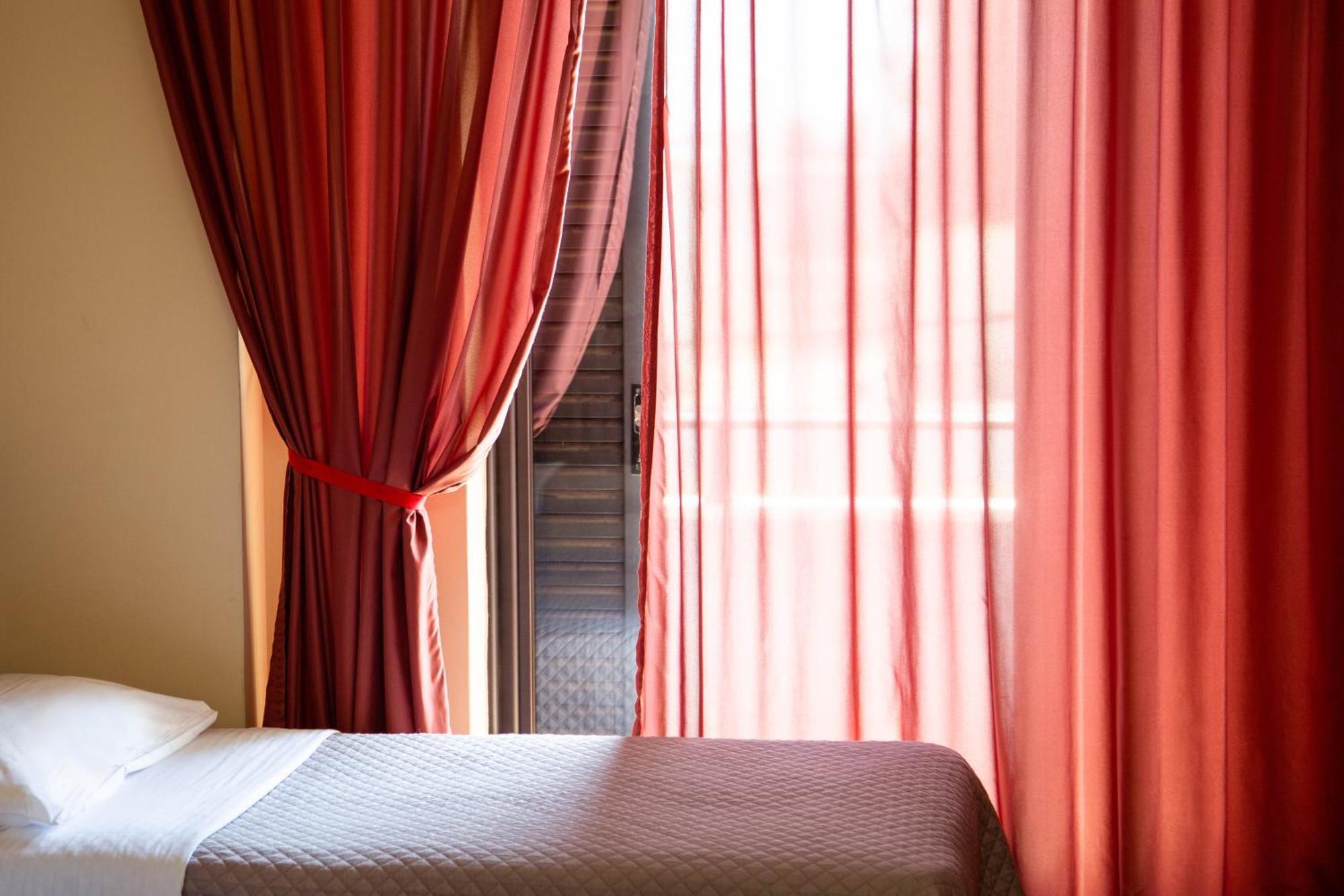 Hotel Giorgio เอเธนส์ ภายนอก รูปภาพ