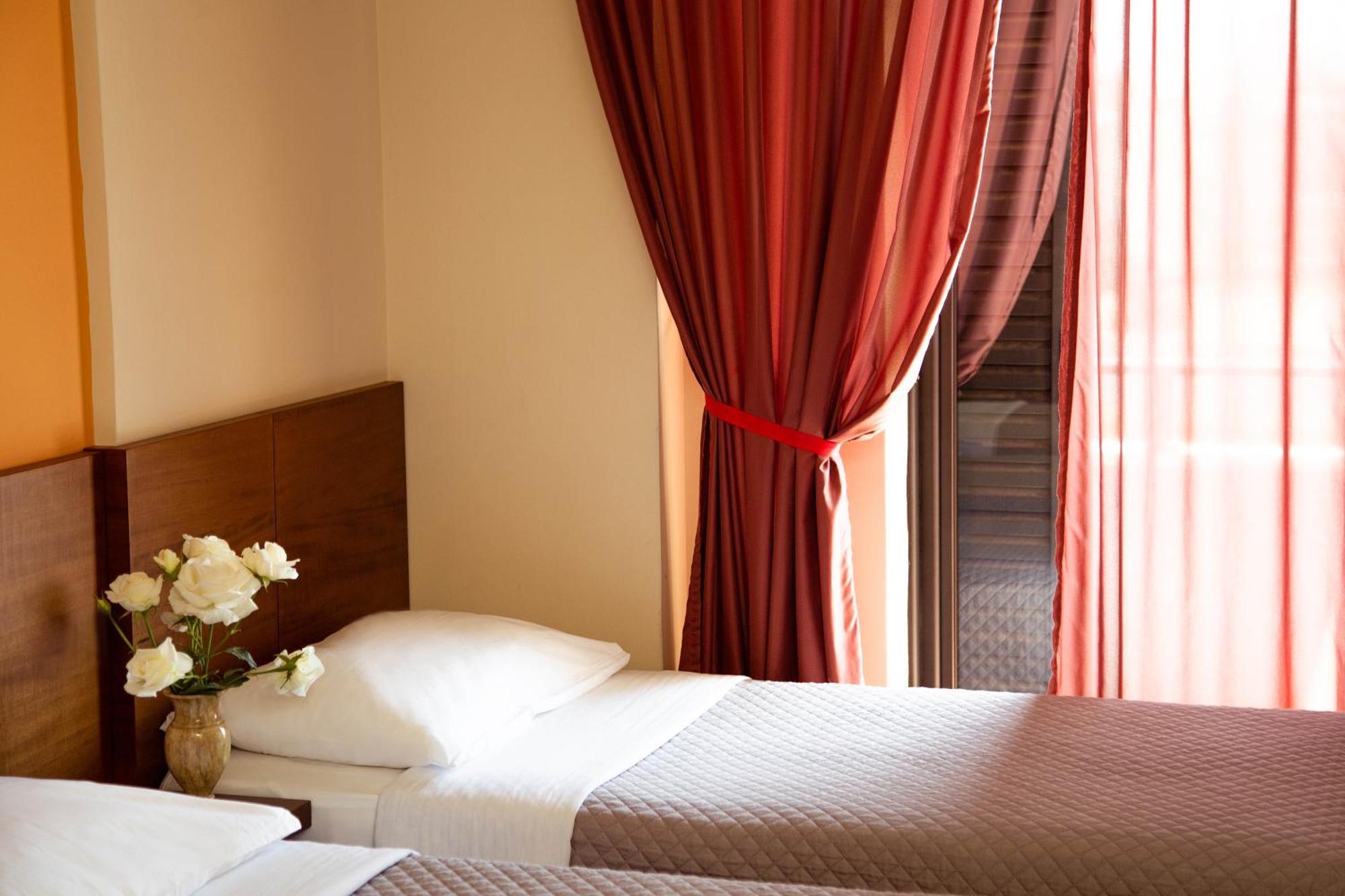 Hotel Giorgio เอเธนส์ ภายนอก รูปภาพ