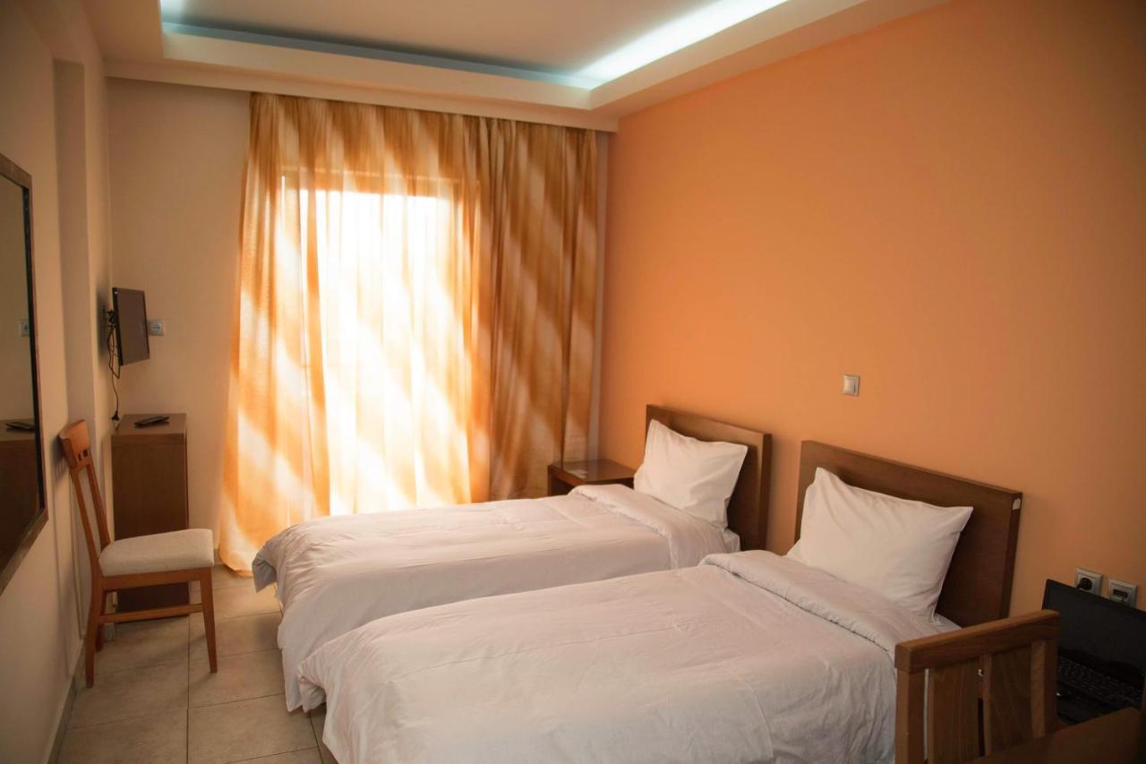Hotel Giorgio เอเธนส์ ภายนอก รูปภาพ